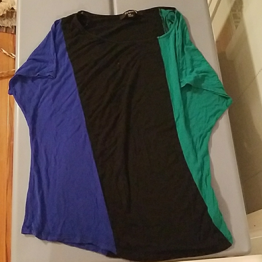 Women's loose fitting tee